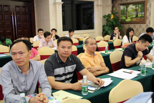 图2、ag亚娱集团公司多名代表加入会员大会.jpg
