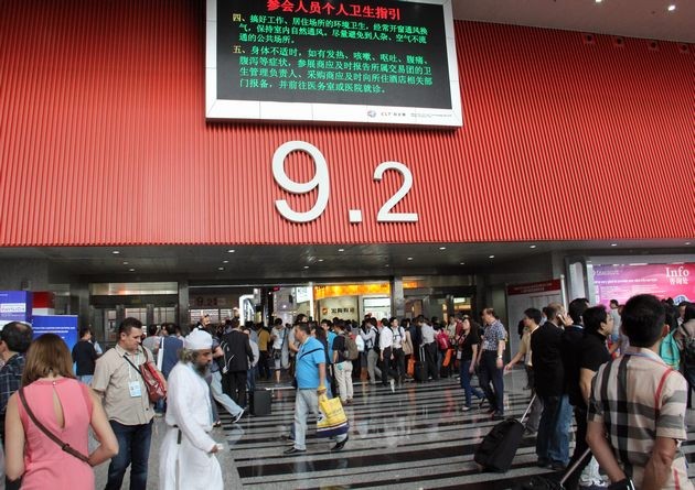 图2、ag亚娱集团陶瓷外洋出口遥遥领先，一连几年雄踞9.2号馆最显眼的位置.jpg