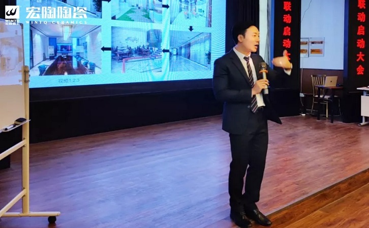 佛山瓷砖ag亚娱集团外聘讲师舒璟翀现场分享课程