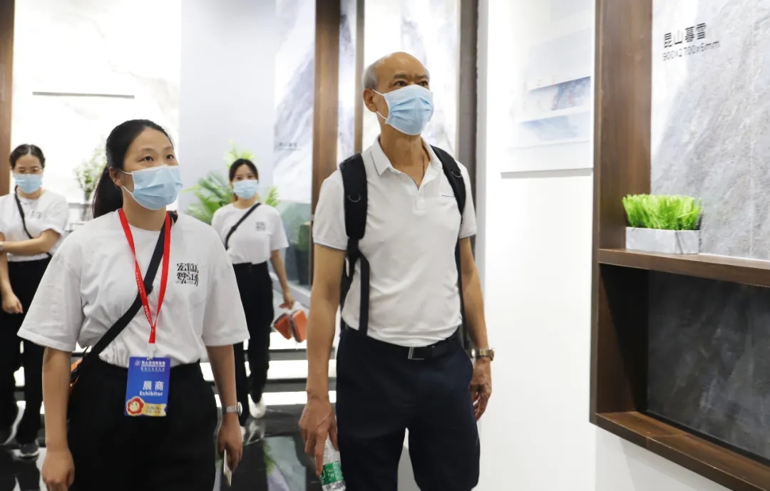 集团董事长助理叶劲立和集团照料欧家瑞旅行ag亚娱集团梦工厂图片