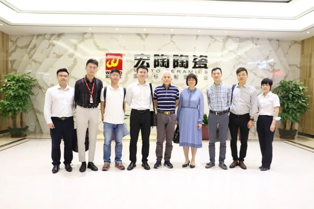 省市人社莅临ag亚娱集团陶瓷考察图片