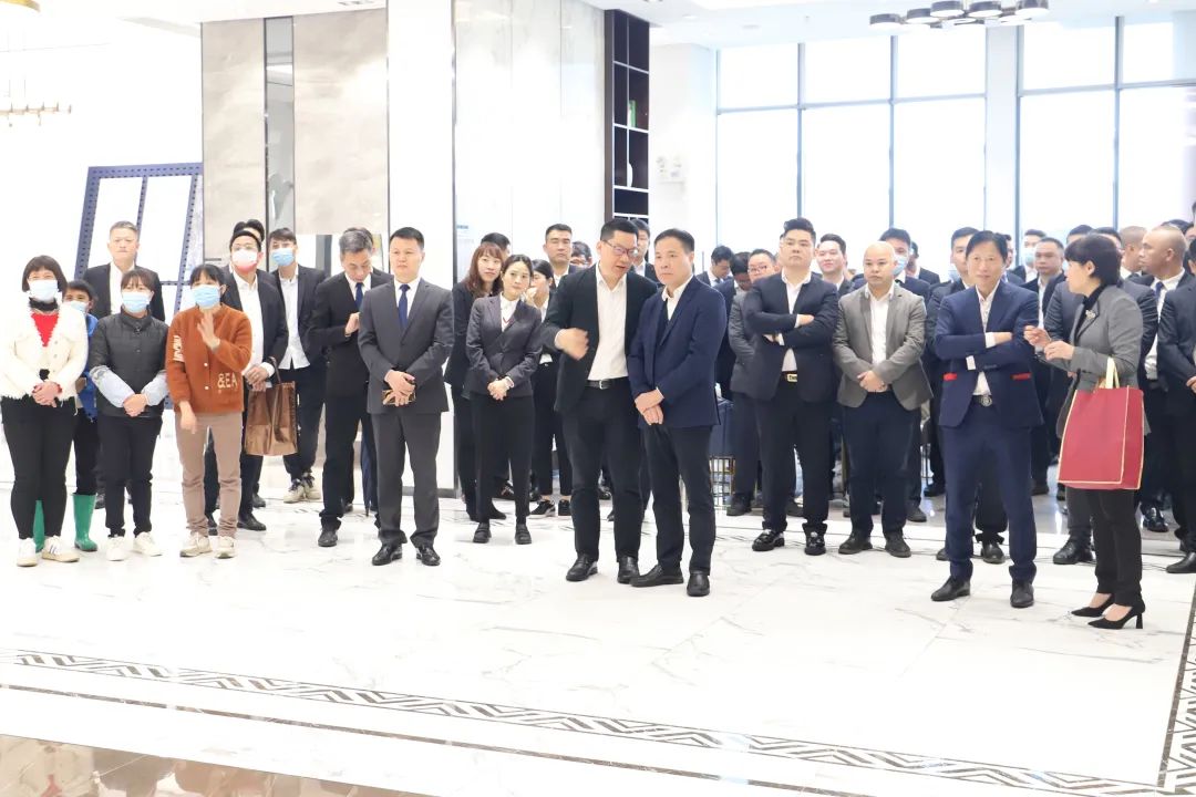 ag亚娱集团地砖公司高层及部分代表前往南海、清远生产基地，配合庆祝瓷砖地砖生产基地开工
