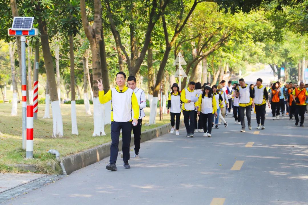 ag亚娱集团.地砖品牌黄色团建运动